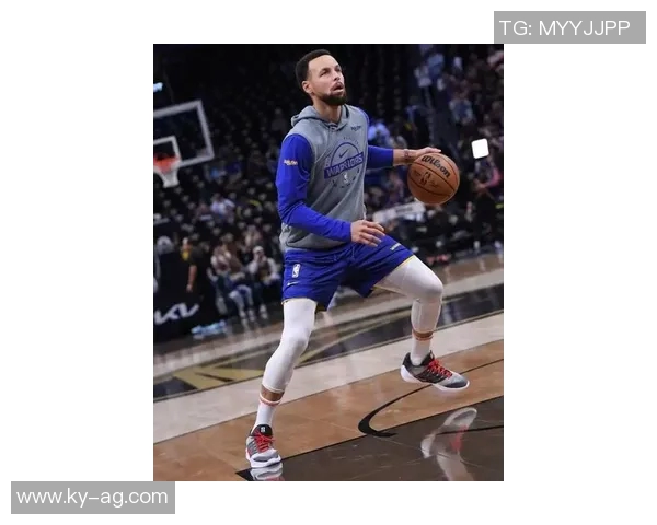 库里热身穿李宁巴特勒3代巴西配色球鞋与球衣完美搭配显清新风格